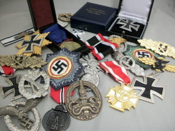 Medals Badges and Cases